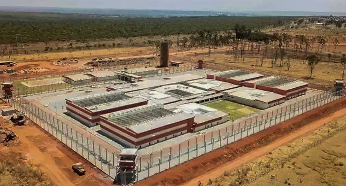 Justiça autoriza transferência de sete líderes do Comando Vermelho para prisões federais