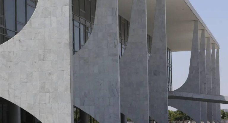 Lula destaca isenção do Imposto de Renda e programas sociais em pronunciamento