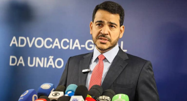 Lula indica Jorge Messias para ministro do STF