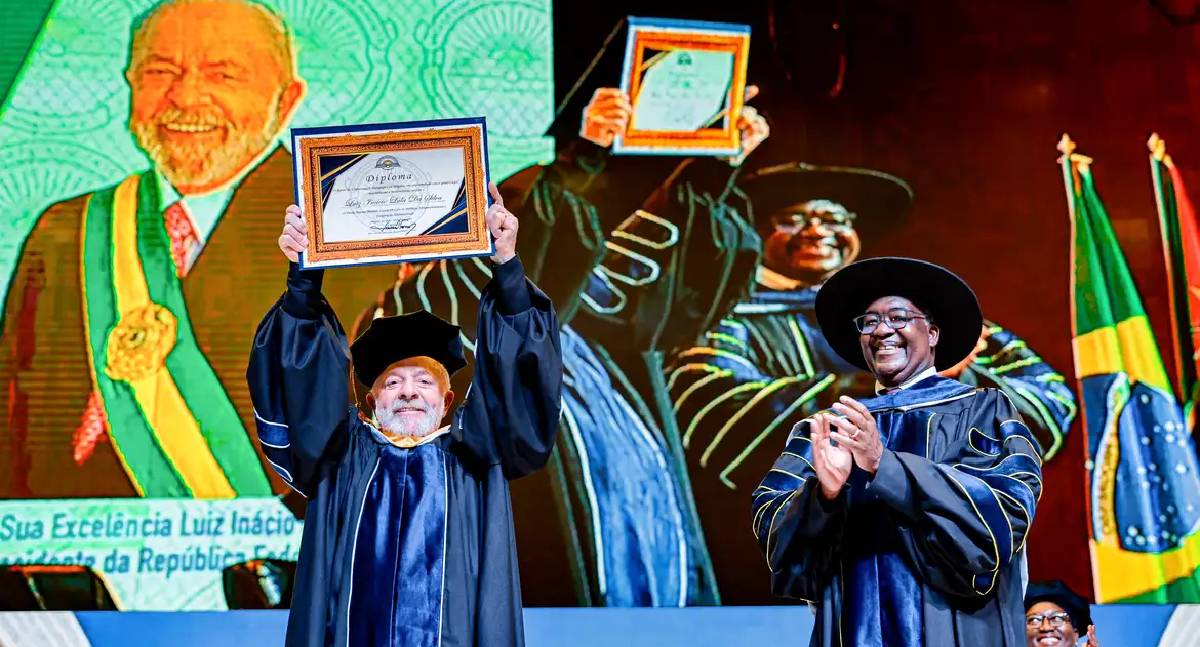 Lula recebe título de doutor honoris causa em Maputo