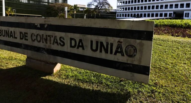 Lula sanciona lei que autoriza governo a mirar o piso da meta fiscal em 2025