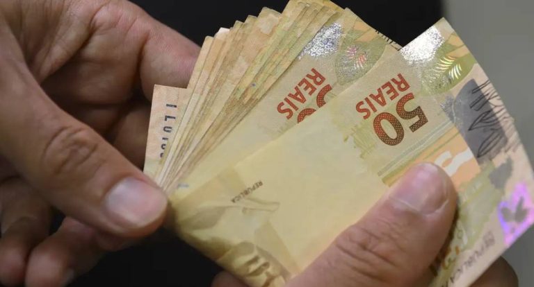 Lula sanciona lei que eleva isenção do Imposto de Renda a R$ 5 mil