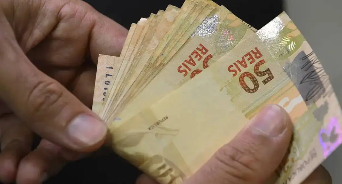 Lula sanciona lei que eleva isenção do Imposto de Renda a R$ 5 mil