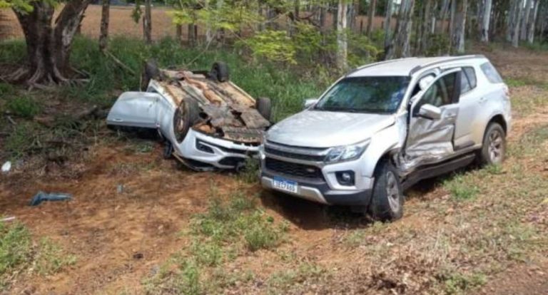 Manobra brusca na BR-364 causa acidente com barbeiro