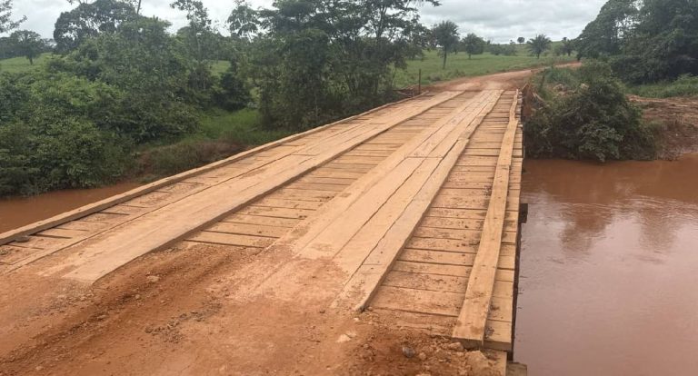 Manutenção de pontes é reforçada na RO-490 em Alto Alegre dos Parecis