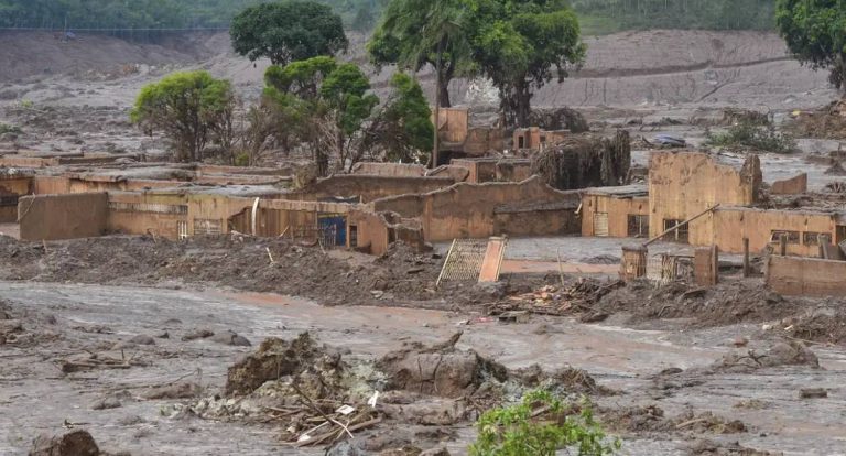 Mariana: 10 anos após desastre, Mônica Santos e vítimas ainda buscam justiça