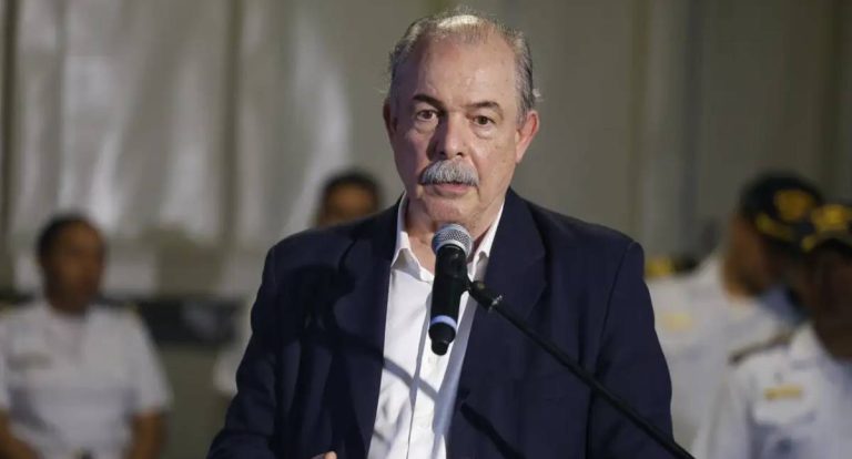 Marinha e BNDES lançam força de resposta imediata para auxílio humanitário em desastres ambientais