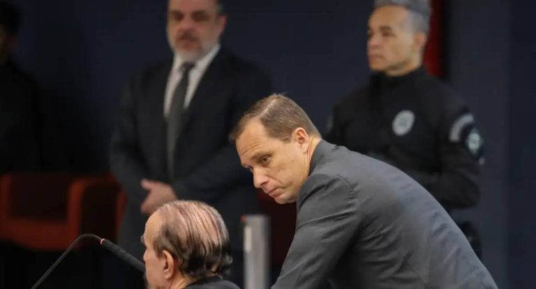 Mauro Cid cumpre protocolo no STF e retira tornozeleira eletrônica