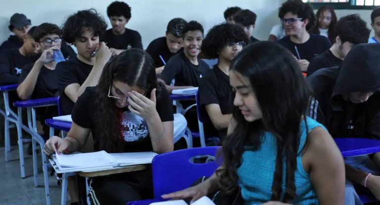 Medicina atinge 80 pontos em notas de corte Fuvest 2026