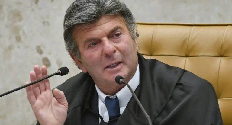 Ministro Luiz Fux estreia na Segunda Turma do STF e é homenageado por colegas