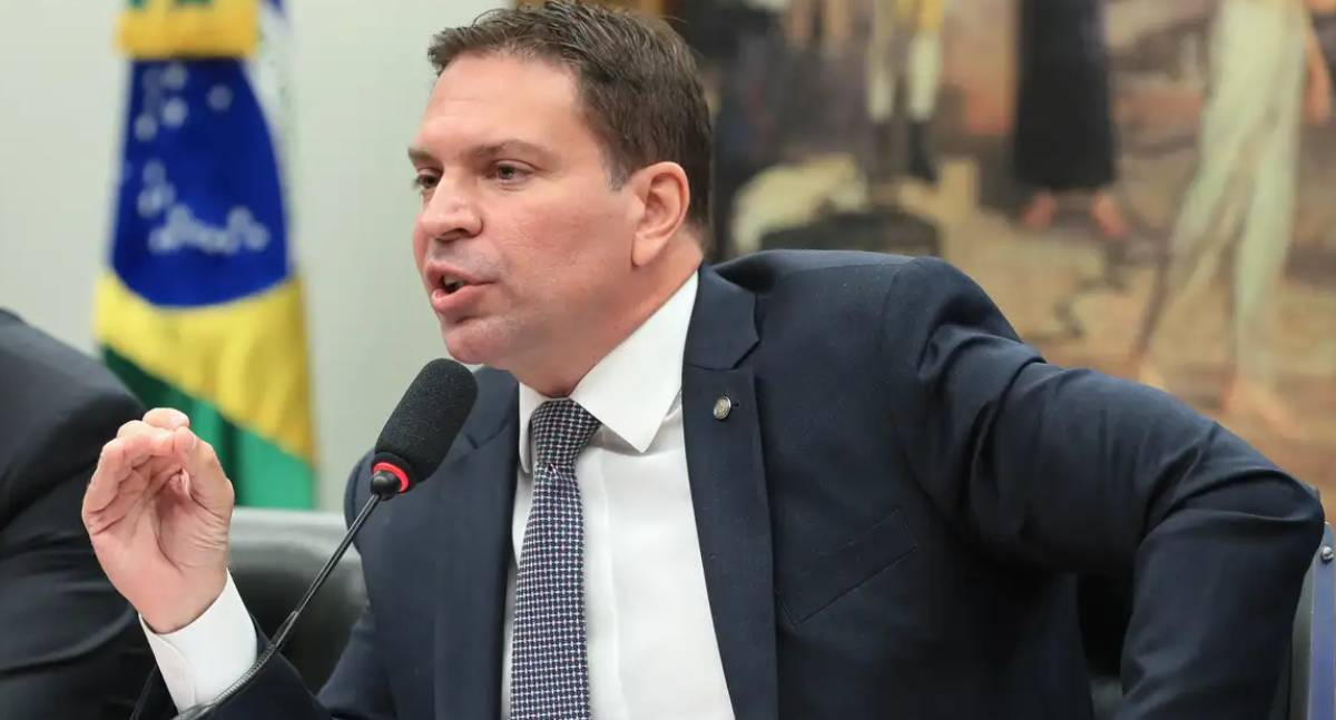 Moraes comunica Câmara sobre perda do mandato do deputado Ramagem