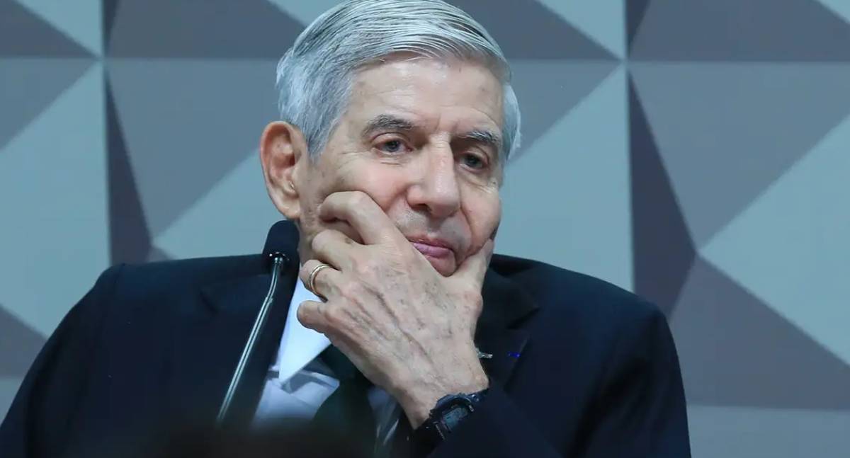 Moraes exige histórico médico para analisar prisão domiciliar de Heleno