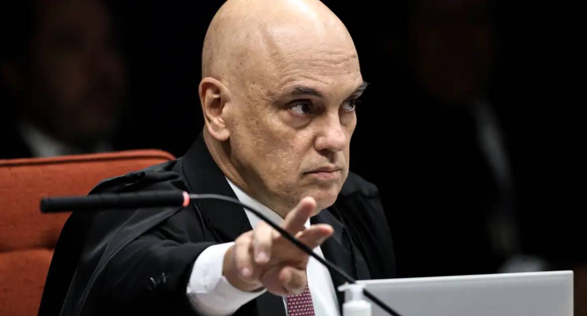 Moraes vota para tornar ex-assessor réu por vazamento de informação