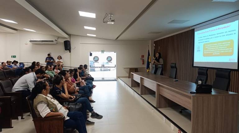 MP orienta feirantes sobre normas sanitárias em Ji-Paraná