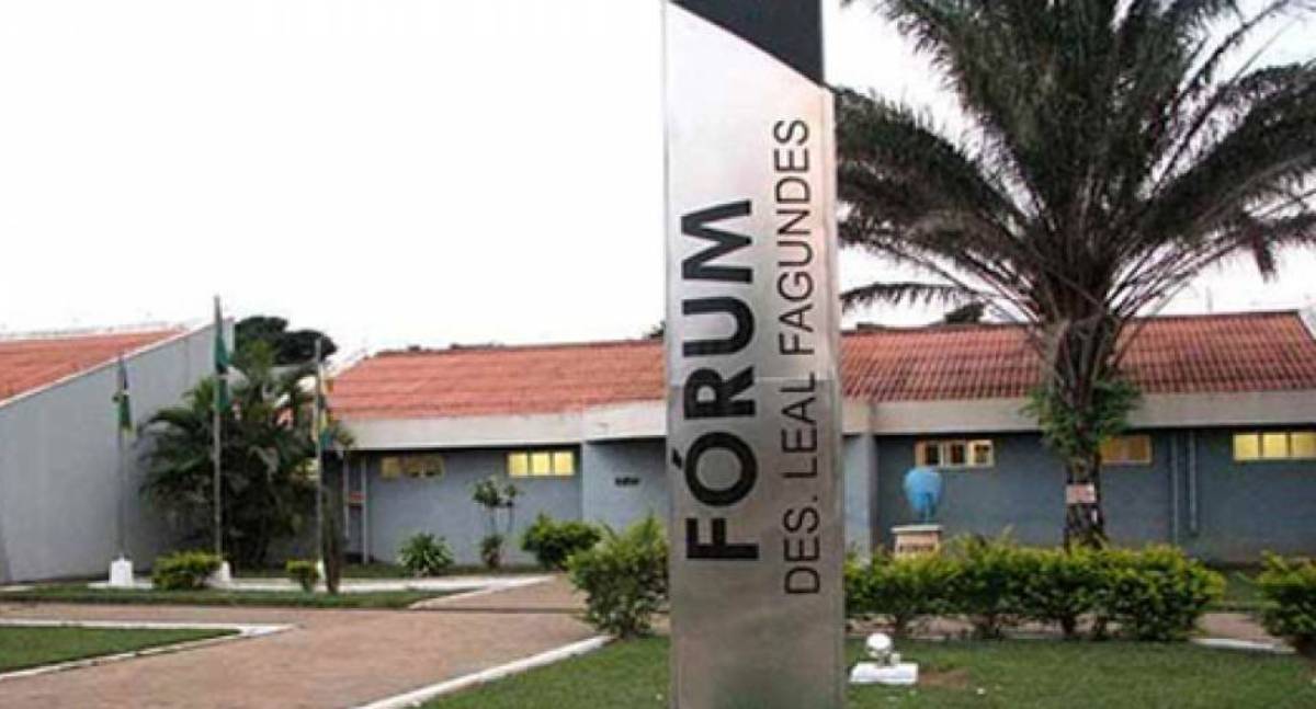 Mulher é presa no Fórum de Vilhena ao tentar entregar maconha ao marido réu