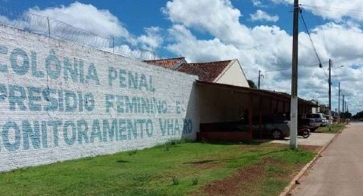 Mulher é transferida para presídio de Vilhena após atirar contra fazendeiro em Corumbiara