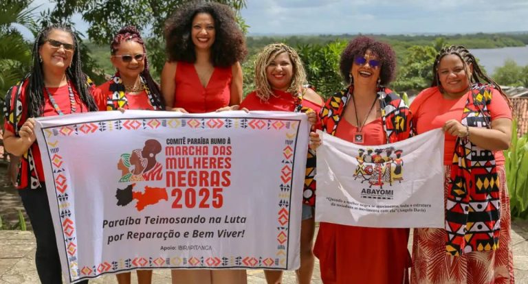 Mulheres negras marcham em Brasília por Reparação e Bem-viver