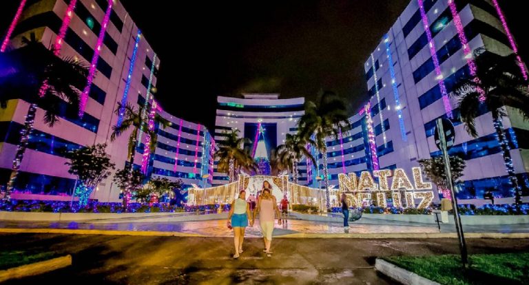 Natal de Luz 2025 transforma Palácio Rio Madeira em destino turístico imperdível neste fim de ano