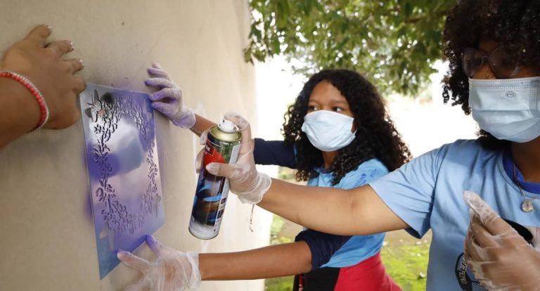 Oficina “Cores da Floresta” forma novos grafiteiros em Rondônia