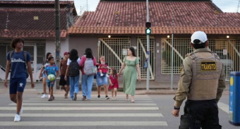 Organização melhora trânsito no Natal Porto Velho Luz