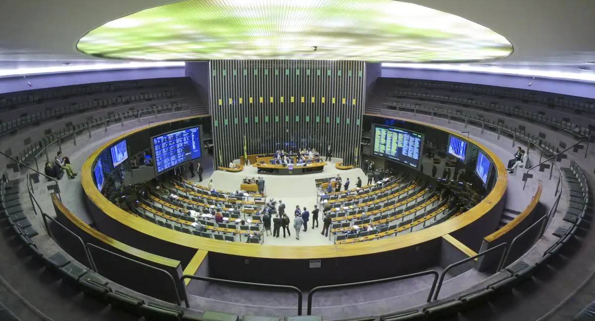 Parlamentares criticam e comemoram a prisão preventiva de Bolsonaro