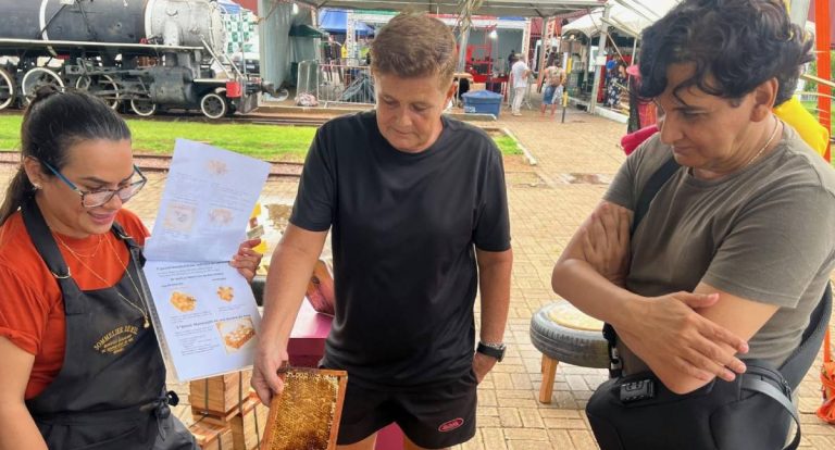 Pavilhão do Mel recebe visitantes e apresenta produção apícola de Porto Velho