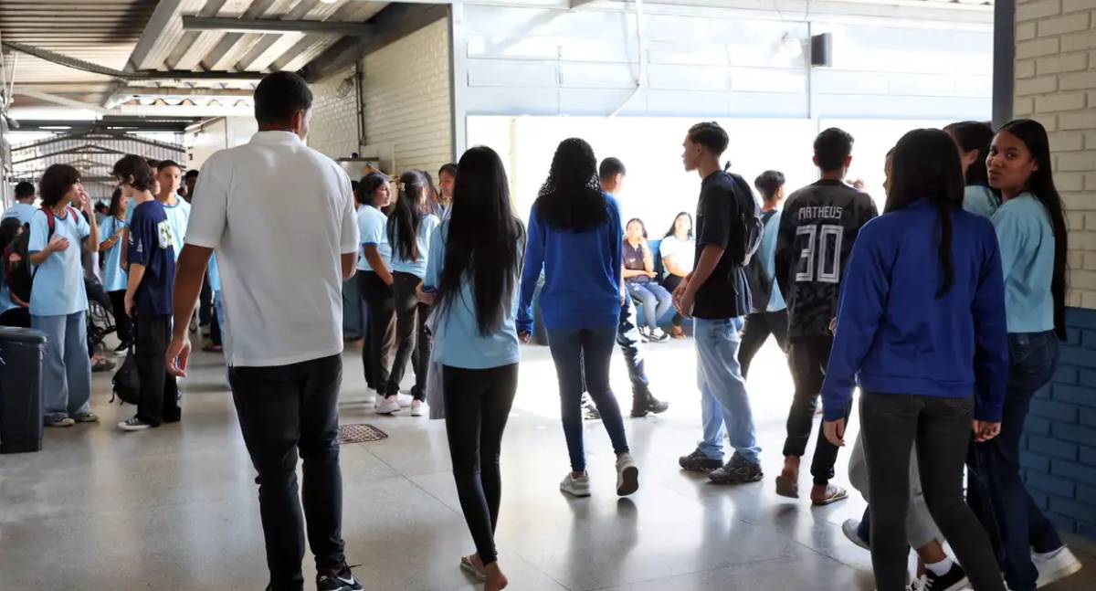 Pé-de-Meia: Pagamento da 9ª parcela de R$ 200 começa nesta segunda