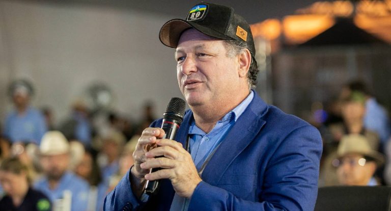 Pedro Fernandes comemora licitação de projeto de pavimentação entre Cujubim e Machadinho D’Oeste