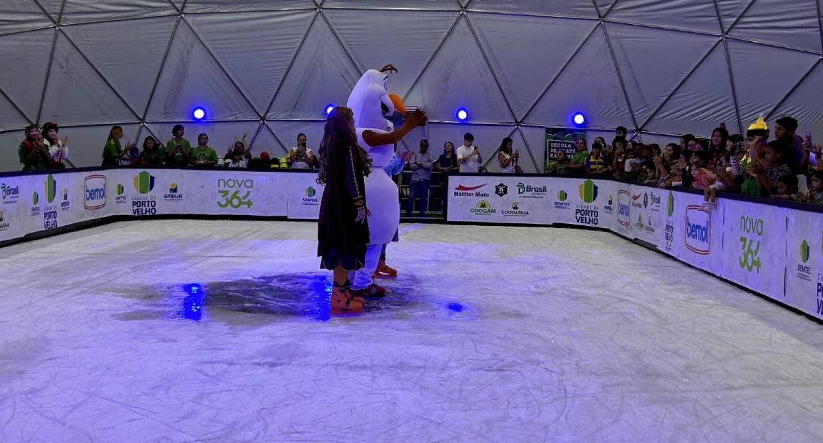 Pista de gelo é inaugurada no Parque da Cidade e reúne público em Porto Velho