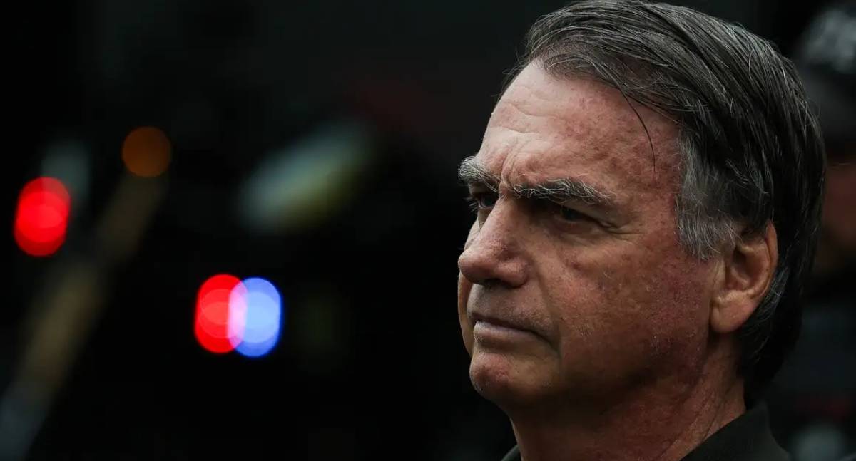 PL suspende atividades e salário de Jair Bolsonaro