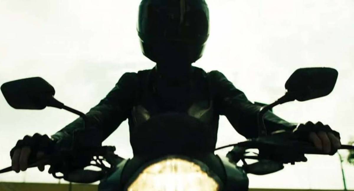 PM intensifica fiscalização e flagra adolescente pilotando “motinha” em RO