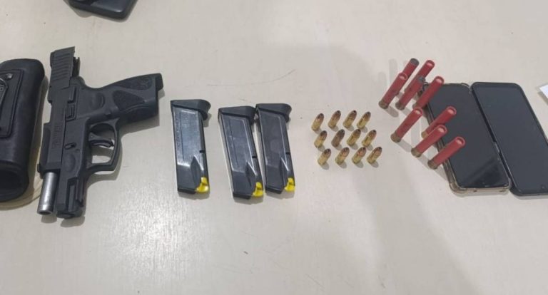 PM recupera Hilux furtada e apreende pistola na zona rural