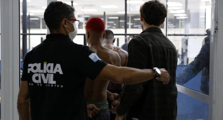 Policiais civis do RJ cobram adicional de 100% sobre pensão por morte