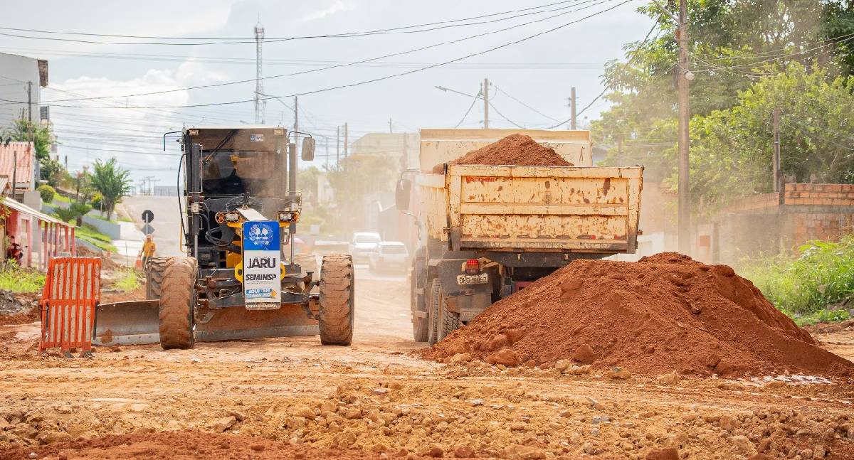 Prefeitura de Jaru inicia pavimentação na Rua Minas Gerais, Setor 05