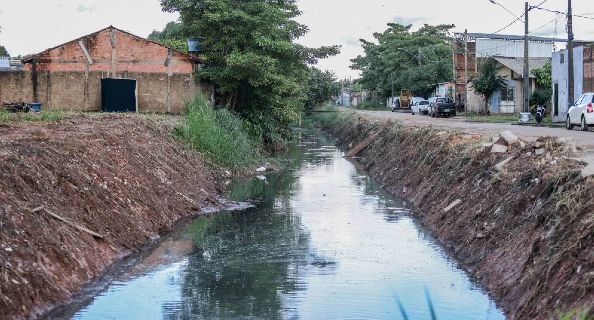 Prefeitura de Porto Velho limpa mais de 16 mil metros de canais para evitar alagamentos