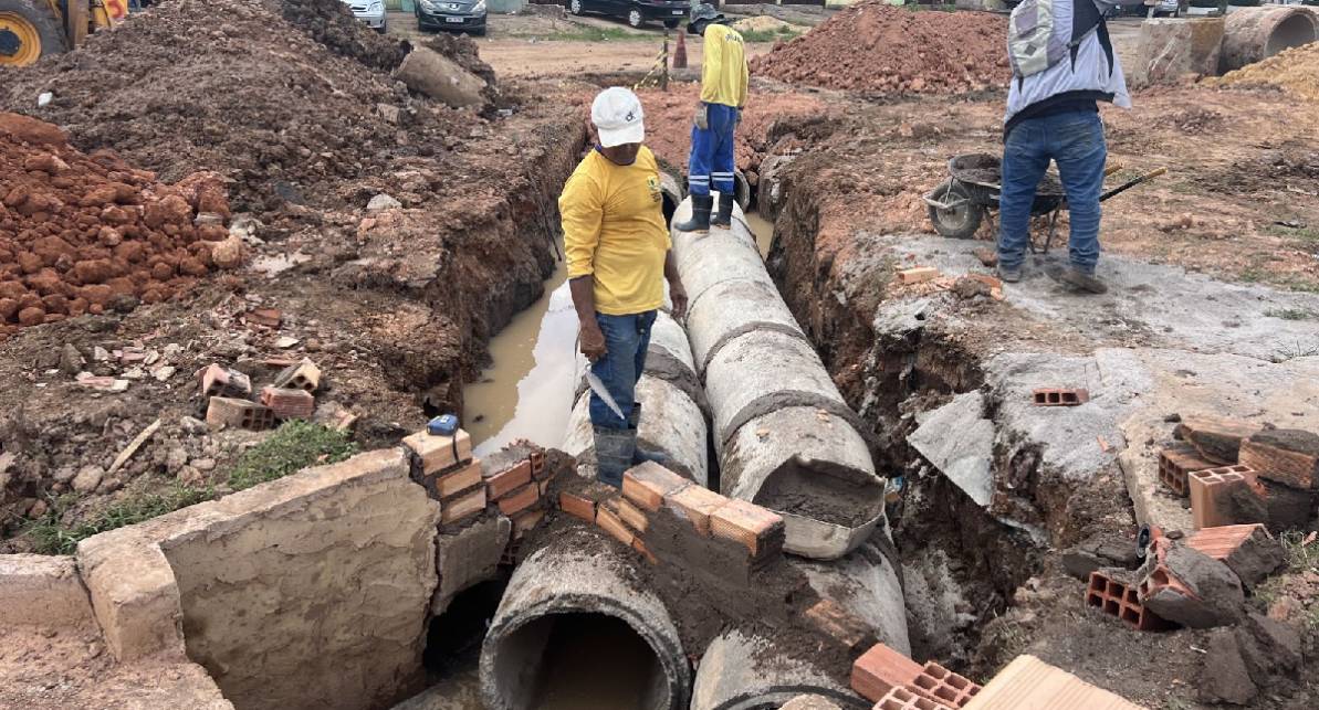 Prefeitura de Porto Velho realiza substituição de manilhas na avenida Rio de Janeiro