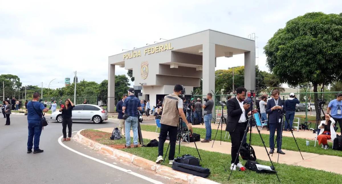 Prisão de Bolsonaro é destaque na imprensa mundial