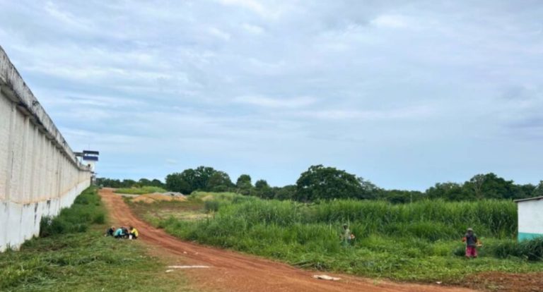 Reeducandos realizam ações de limpeza urbana em abrigo infantil e unidade prisional em Porto Velho