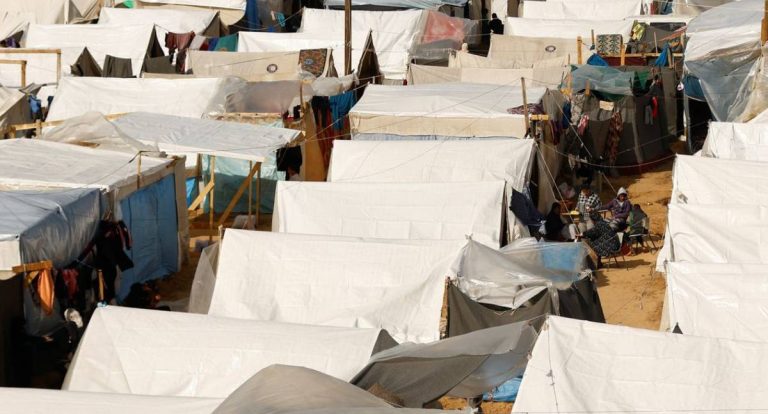 Risco climático afeta 75% dos 117 milhões de deslocados, diz Acnur