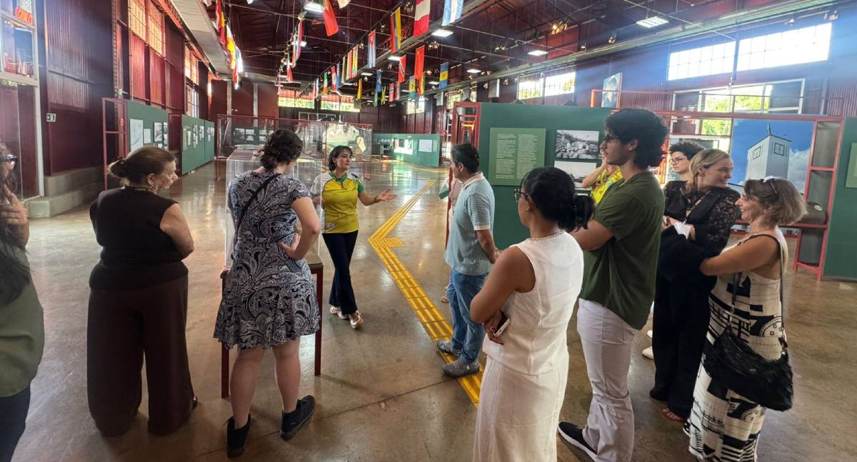 Roteiro turístico ferroviário da Prefeitura apresenta história da EFMM a congressistas da Unir