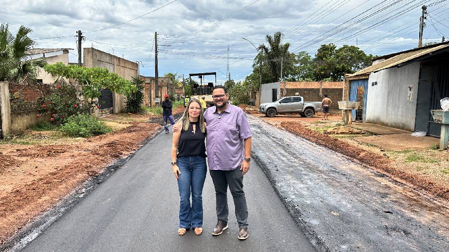 Rua Montserrat começa a receber asfalto na zona Sul
