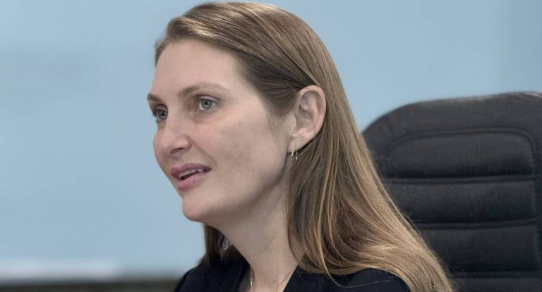 Seringueiras recebe R$ 990 mil para aquisição de aduelas por emenda de Gislaine Lebrinha