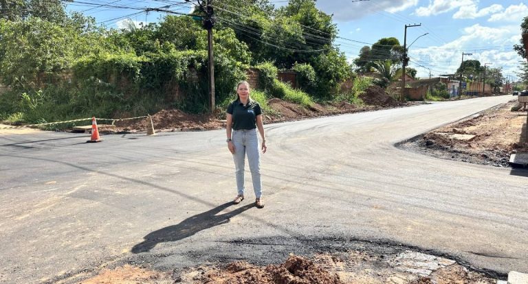 Sofia Andrade retorna à comunidade do Jardim Santana e celebra retomada de obra aguardada há anos