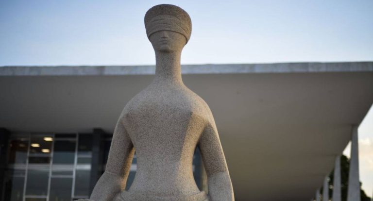 STF tem 2 votos para rejeitar recurso e manter condenação de Bolsonaro