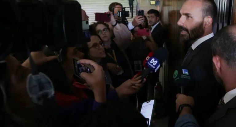 STF torna Eduardo Bolsonaro réu por coação em inquérito sobre golpe de Estado