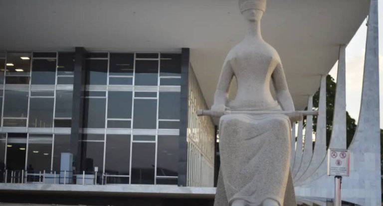 STF torna Eduardo Bolsonaro réu por coação em processo