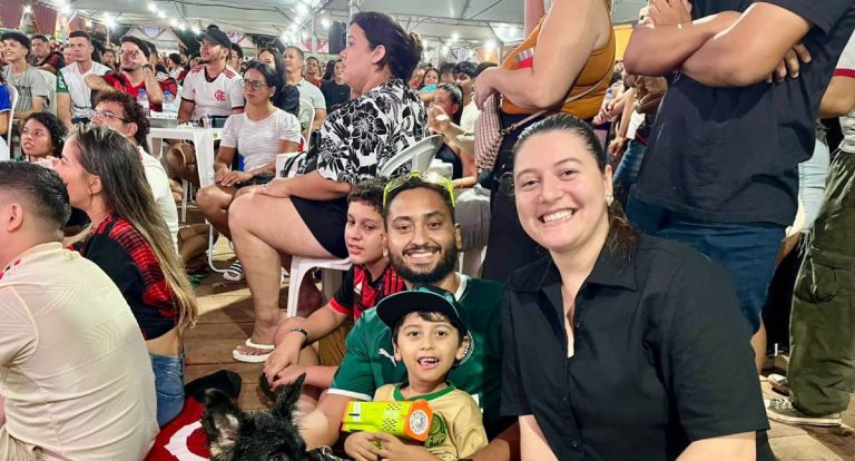 Torcedores lotam espaço gastronômico para assistir à final da Libertadores