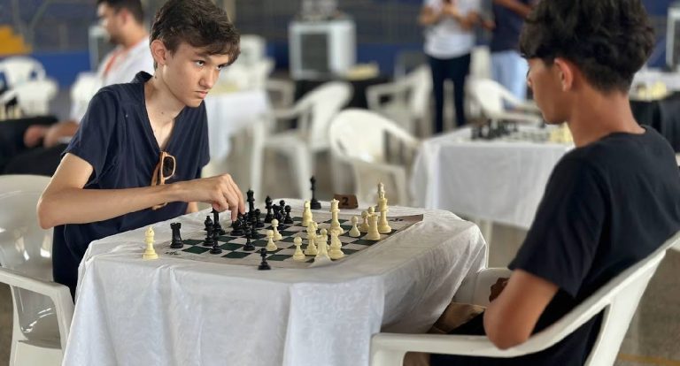 Torneio de xadrez de Jaru reúne jogadores no domingo