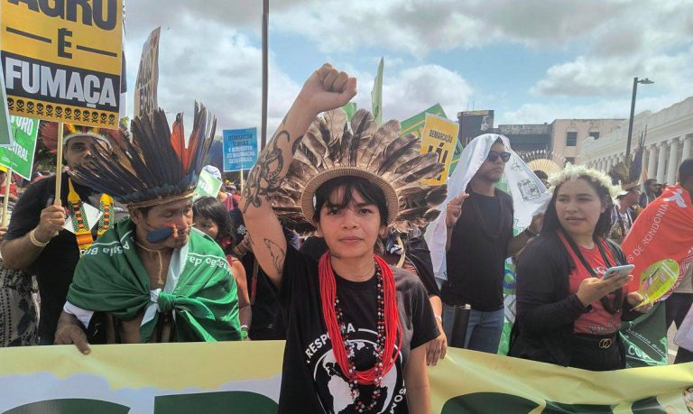 Txai Suruí cobra voz indígena nos espaços de decisão da COP30 