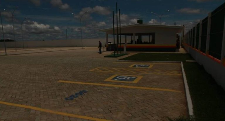 Vigilante é rendida por assaltante armado em pista do Detran